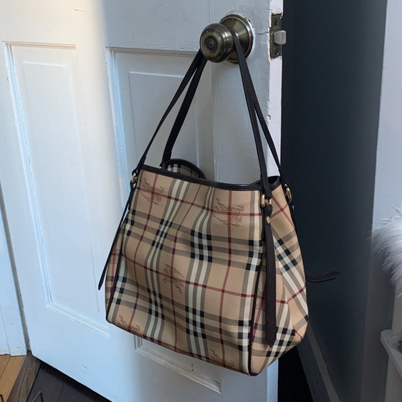 Authentic Burberry shoulder bag with removable zippered pouch. 2 in 1! - Picture 16 of 16